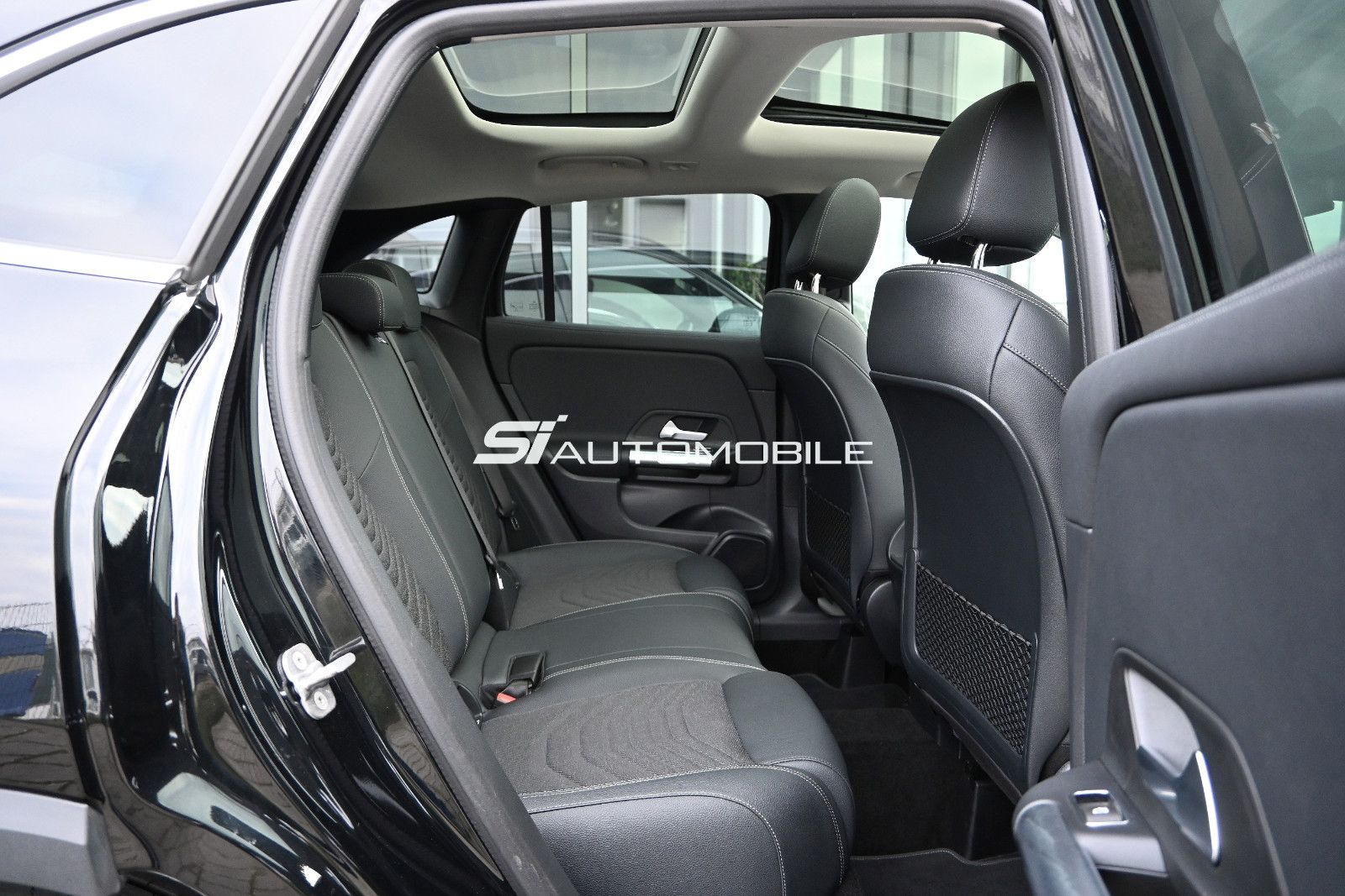 Fahrzeugabbildung Mercedes-Benz GLA 180 d DCT Progressive °ACC°PANO°MEMO°KEYLESS