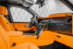 Cullinan BLACK BADGE 2023 GREY/ORANGE STARLIGHT