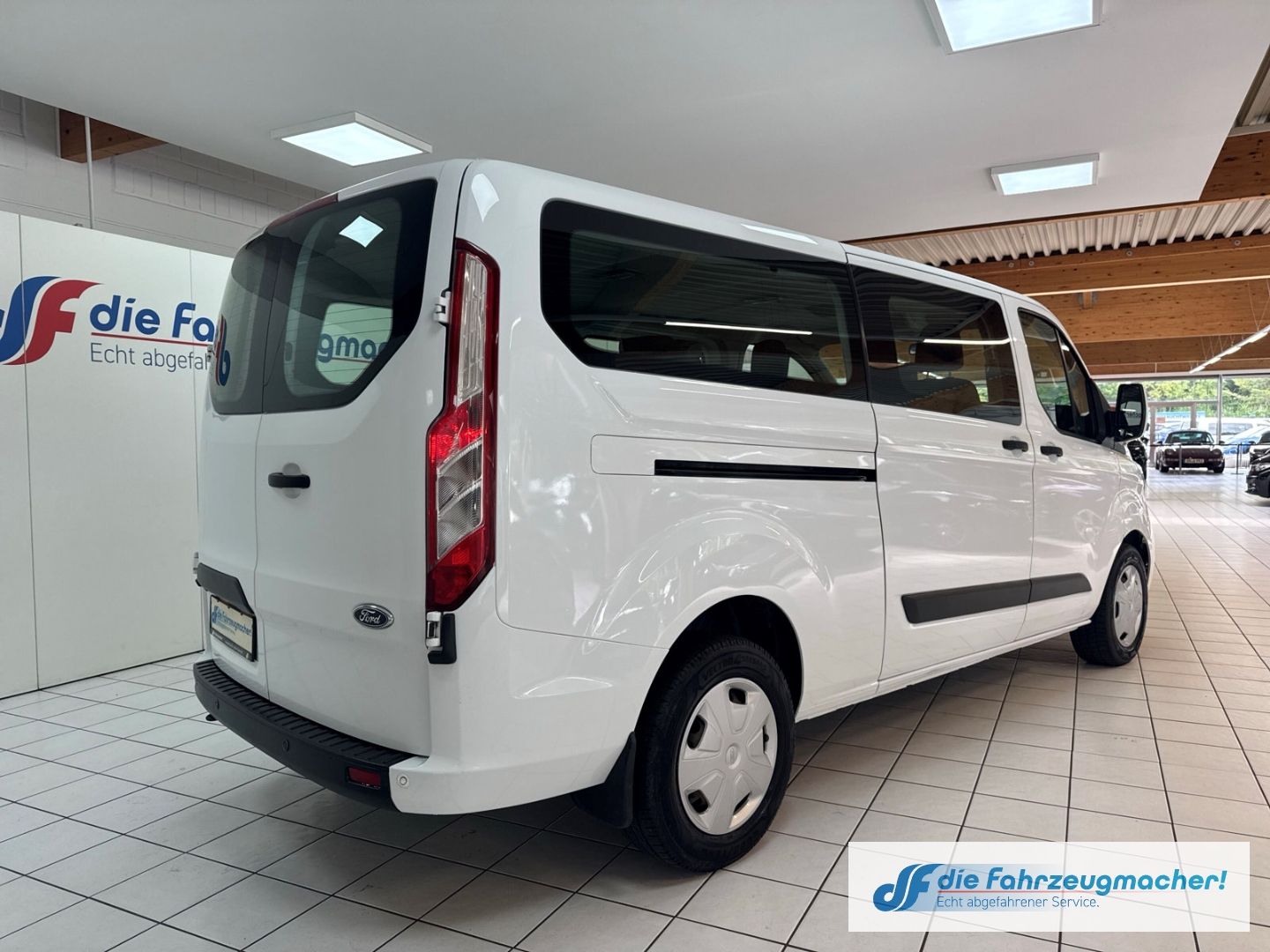 Fahrzeugabbildung Ford Transit Custom 320 L2 Trend 2.0 TDCi EU6d-T Dyn.