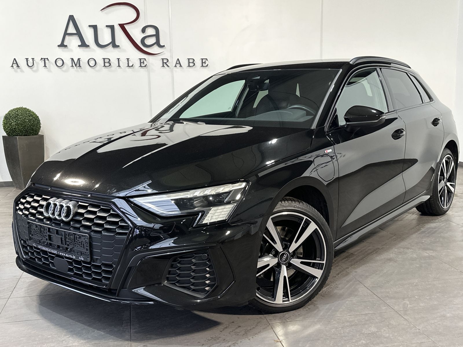 Fahrzeugabbildung Audi A3 SpB 40 TFSI e S-Line Black NAV+LED+B&O+KAMERA