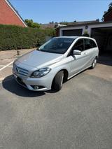 Mercedes-Benz B 180 - - Mercedes-Benz B 180 Gebrauchtwagen in Bremen