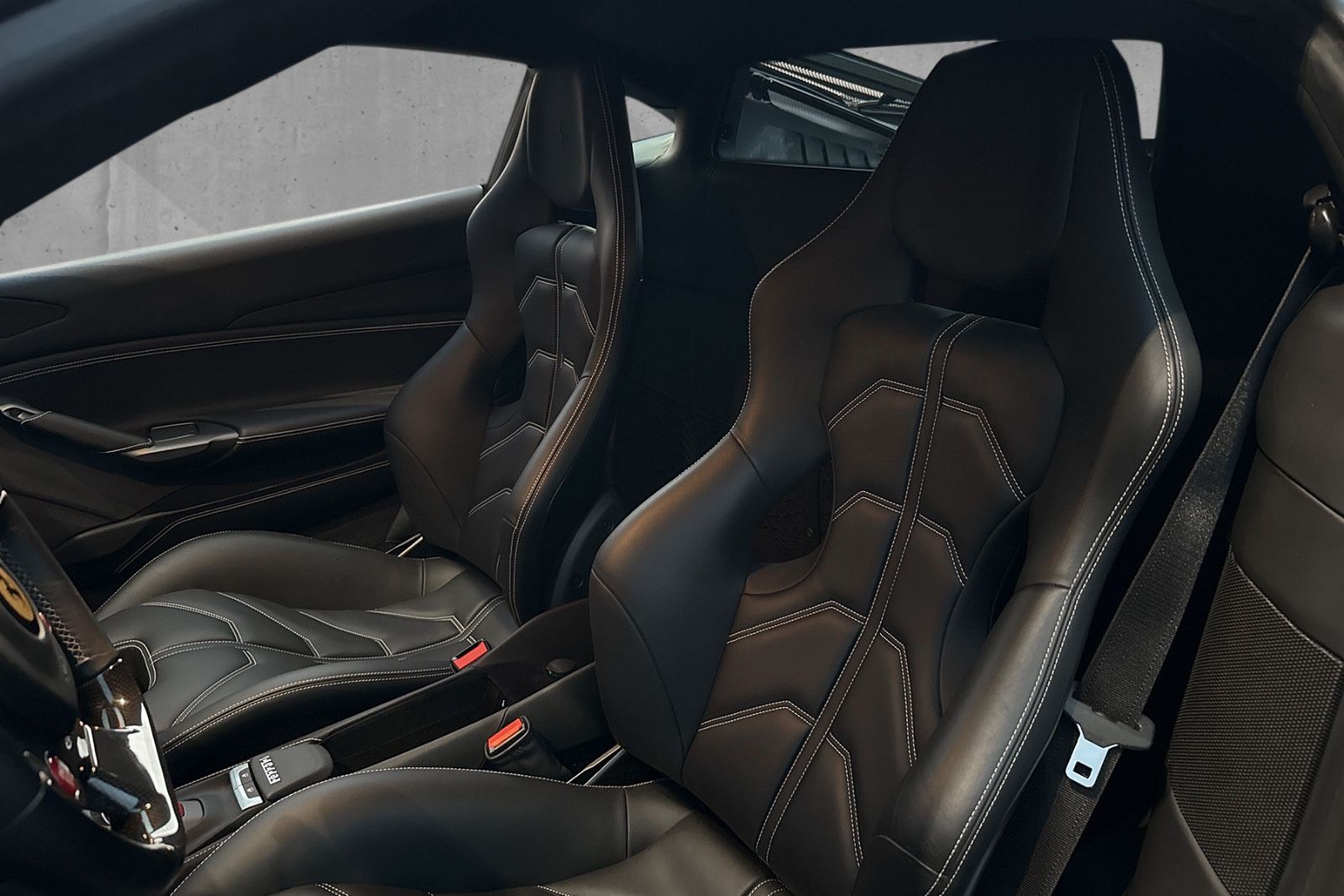 Fahrzeugabbildung Ferrari 488 GTB*ATELIER*Racing Seats*JBL*Sonderlack