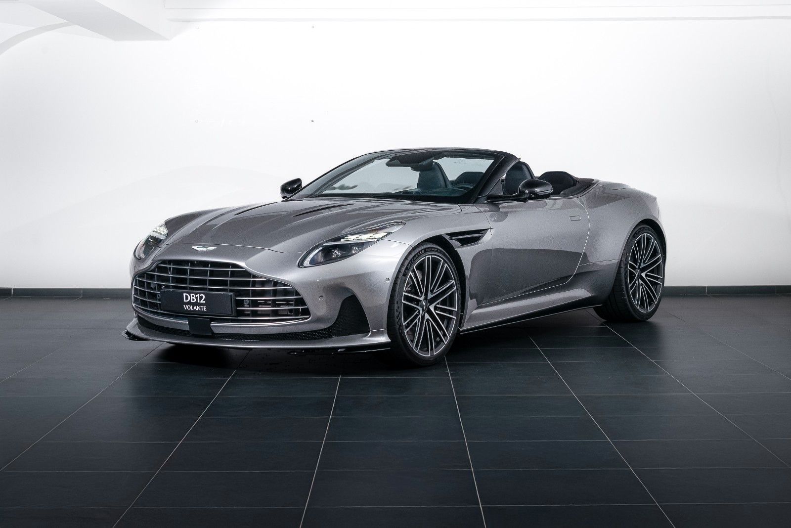 Aston Martin DB12 4.0 V8 Volante