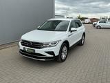 Volkswagen Tiguan Elegance DSG IQ.Light SHZ ACC - Volkswagen Tiguan aus 2024