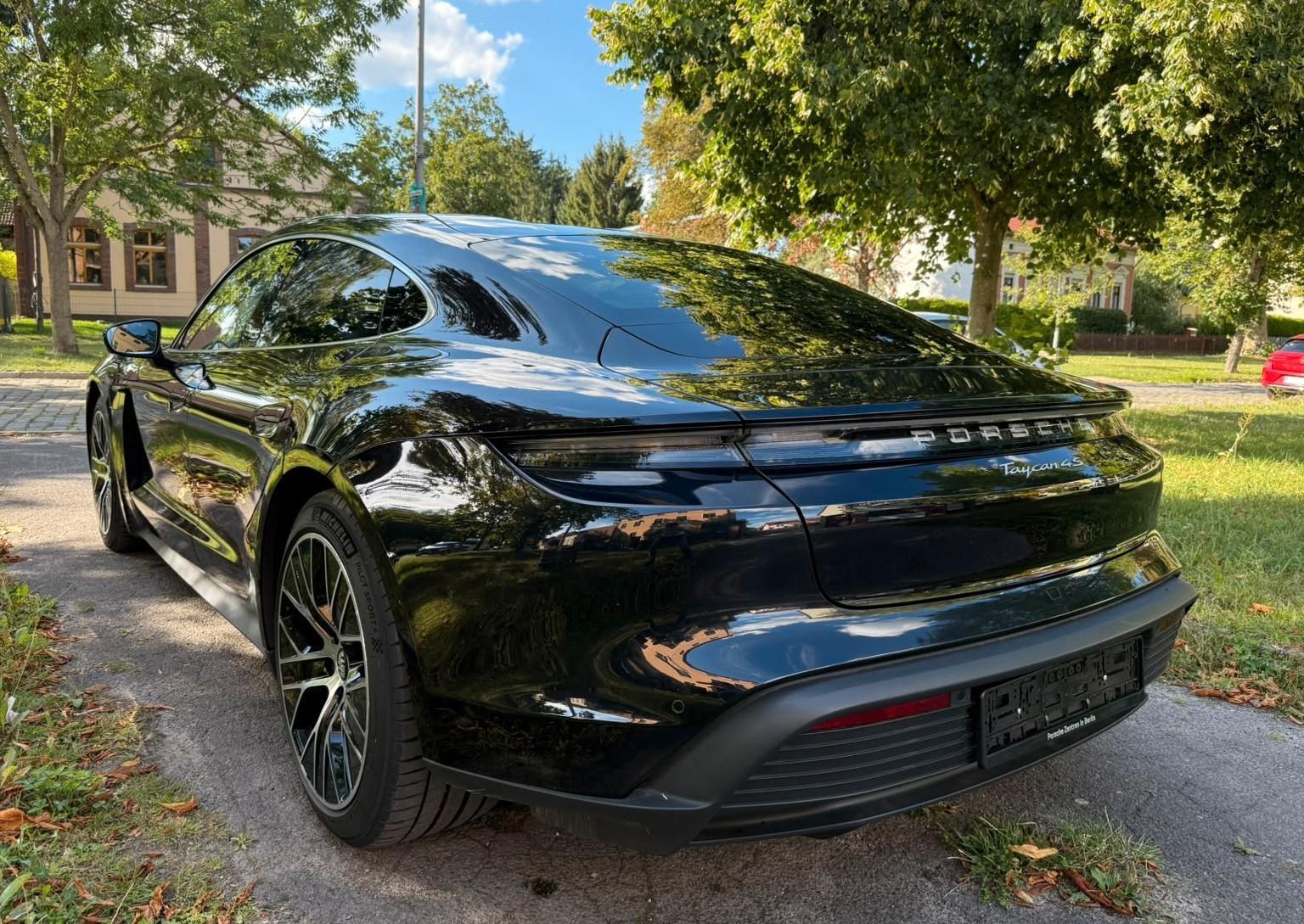 Porsche Taycan 4 S 360° Tageszulassung Neue TUV!
