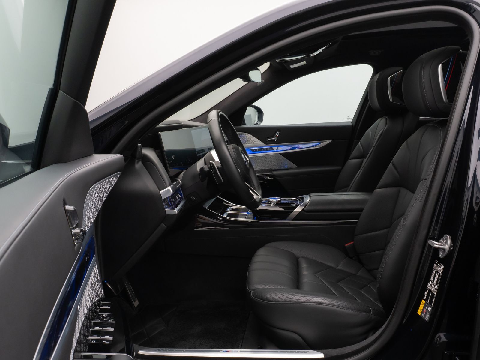Fahrzeugabbildung BMW i7 xD60 M Sport 360°Pano B&W FondEnt SoftCL VOLL