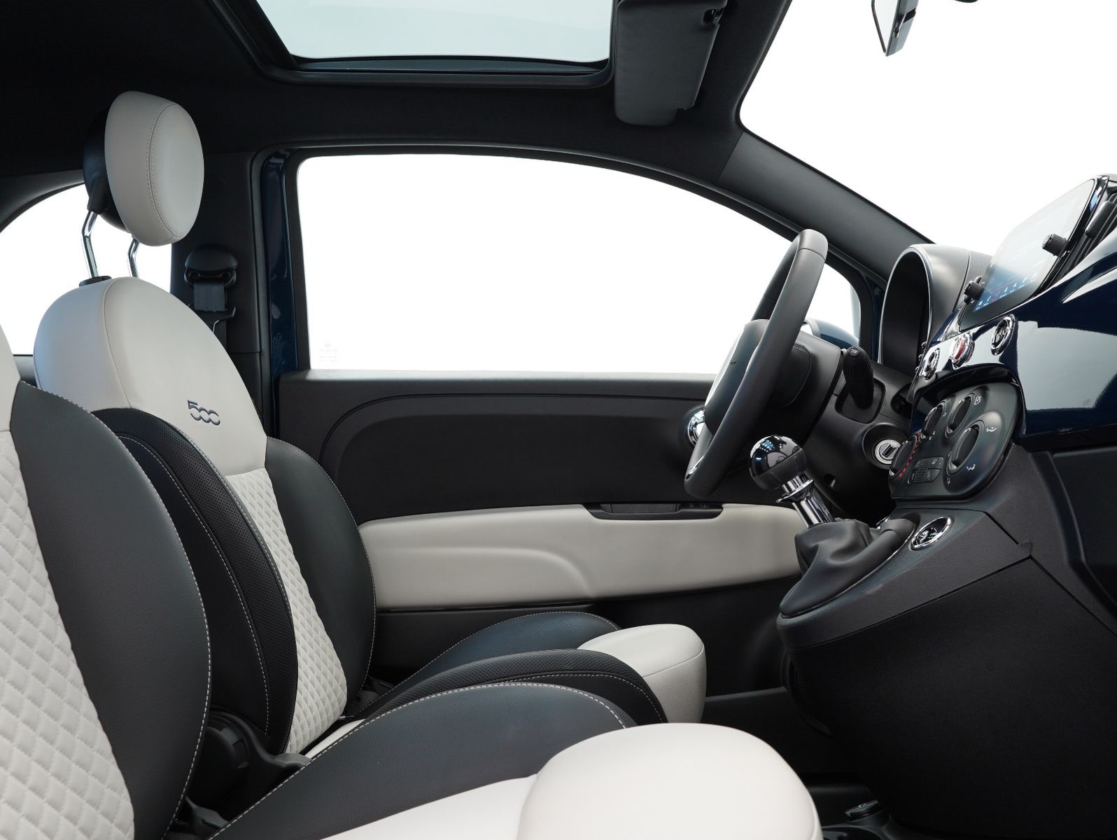 Fahrzeugabbildung Fiat 500 1.0 Mild Hybrid Dolcevita PANORAMA