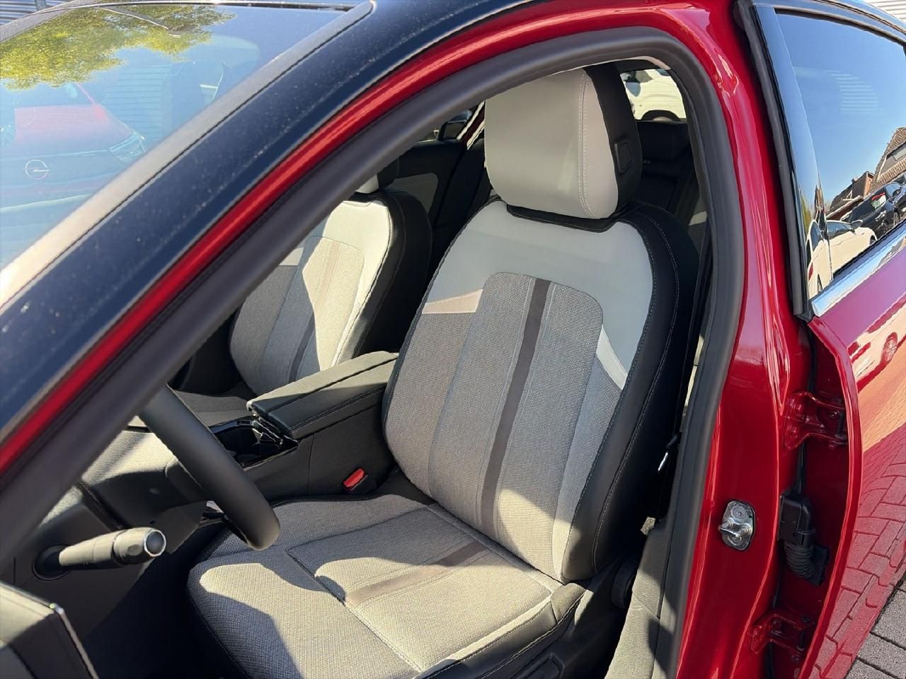Fahrzeugabbildung Opel Astra L Lim. 1,5 Business Elegance