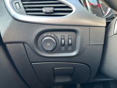 Fahrzeugabbildung Opel Astra K 1.2 Turbo Navi Sitzhzng Einparkhilfe 16"