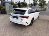 Skoda Octavia RS *HUD*AMBIENTE*KAMERA*ACC*LANE*SIDE* - Skoda Octavia: Kombi, Ambiente