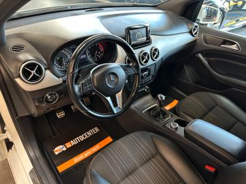 Mercedes-Benz B 180 *KLIMA*SZHZ*LEDER*NAV*PDC*SPUR*TOTWINKEL