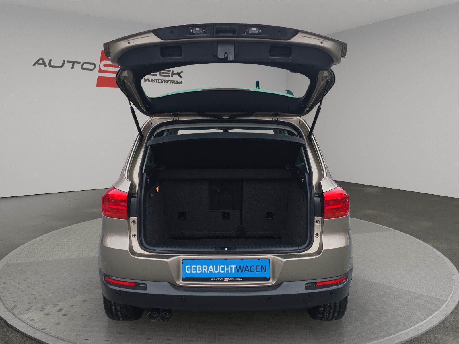 Fahrzeugabbildung Volkswagen Tiguan Sport & Style 4Motion+1.HAND+AUTOMATIK