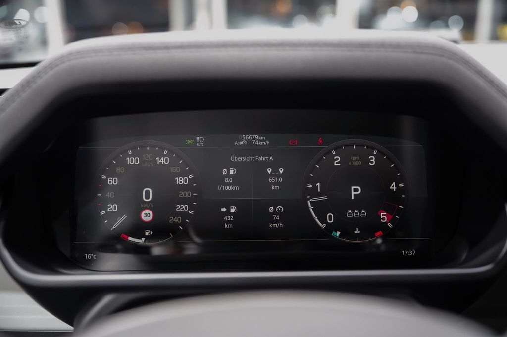 LAND-ROVER Defender 2023