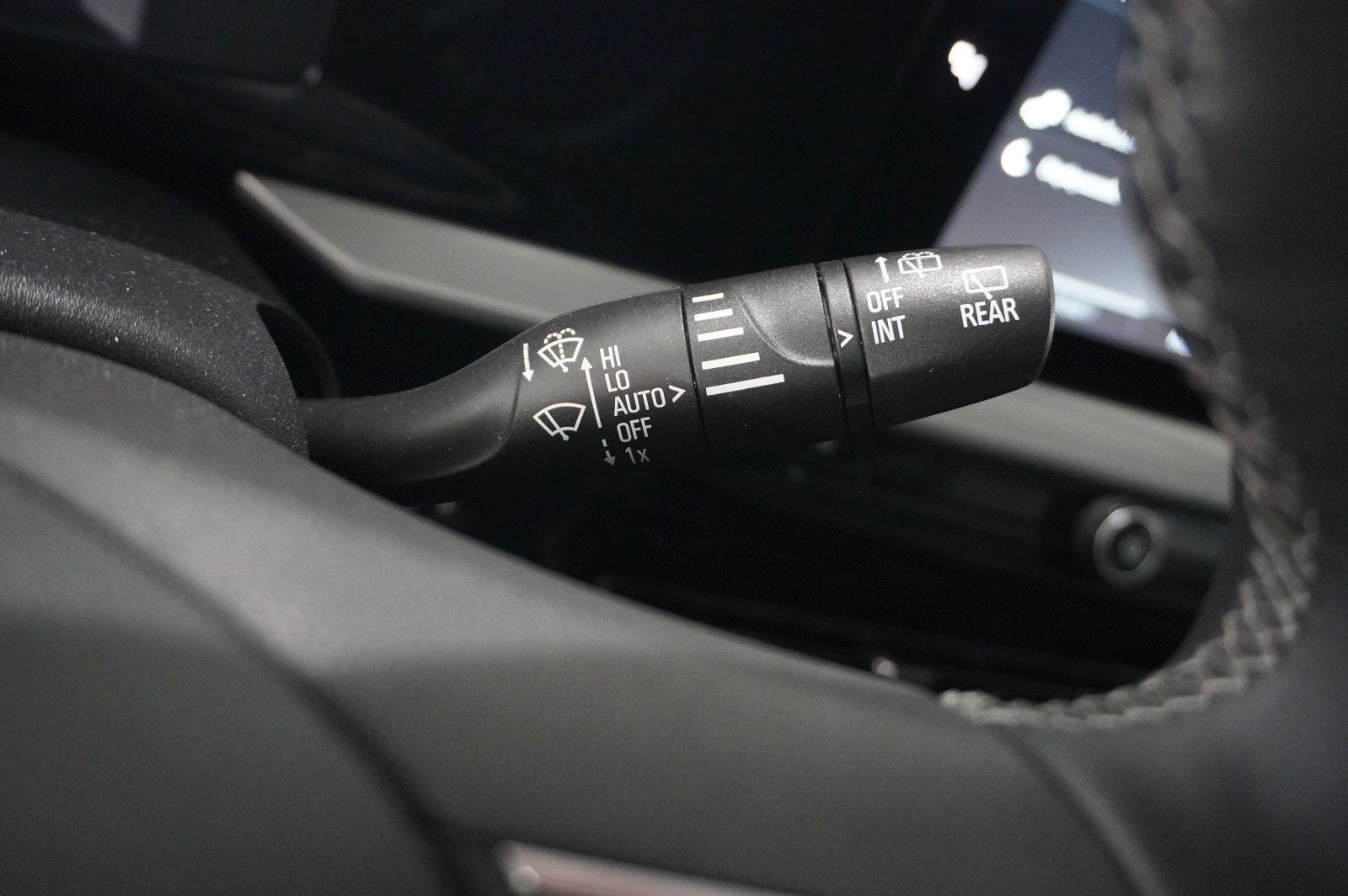 Fahrzeugabbildung Opel Mokka ELEGANCE 1.2T NAVI/LED/KAMERA/SPORT/SH/DAB