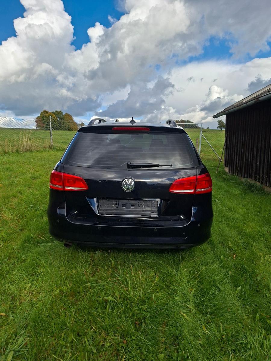 Volkswagen Passat 2011 — engine 1.390 cm³, 122 HP (90kW)
