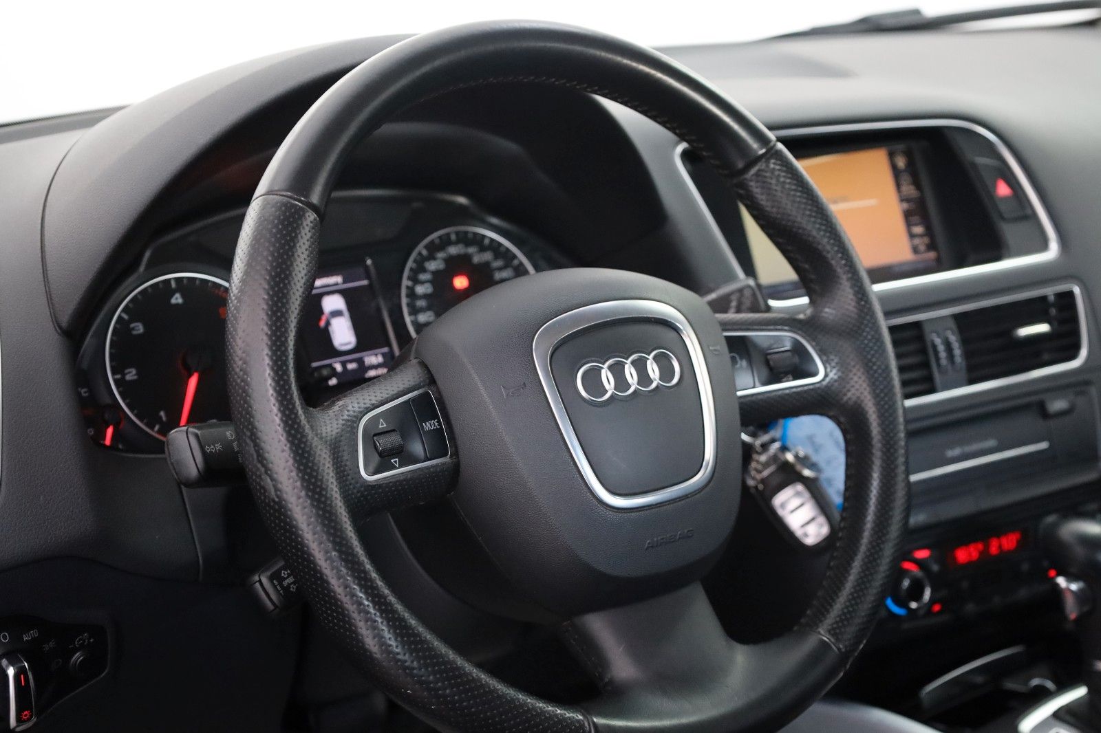 Fahrzeugabbildung Audi Q5 3.0 TDI  quattro,Navi,SH,Xenon,B&O,8xAluräder
