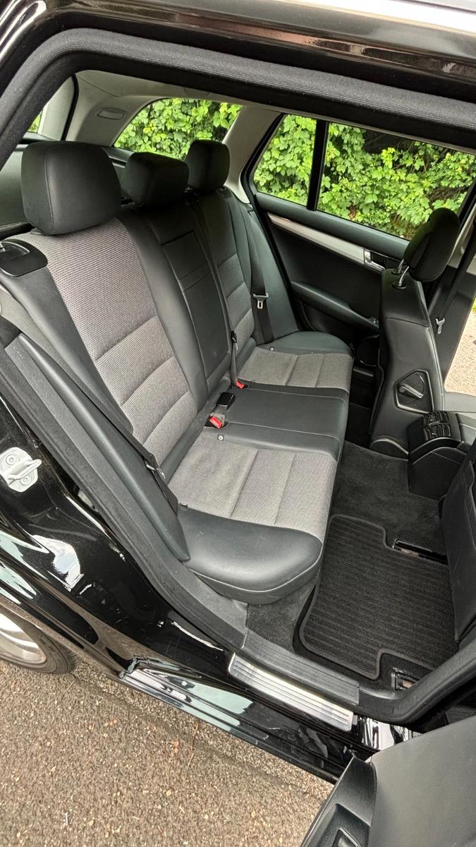 Mercedes-Benz C250 2010 — photo 10