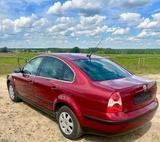 Volkswagen Passat 1.8 T Executive TÜV Neu Navi Sitzheizung  - Volkswagen Passat aus 2003