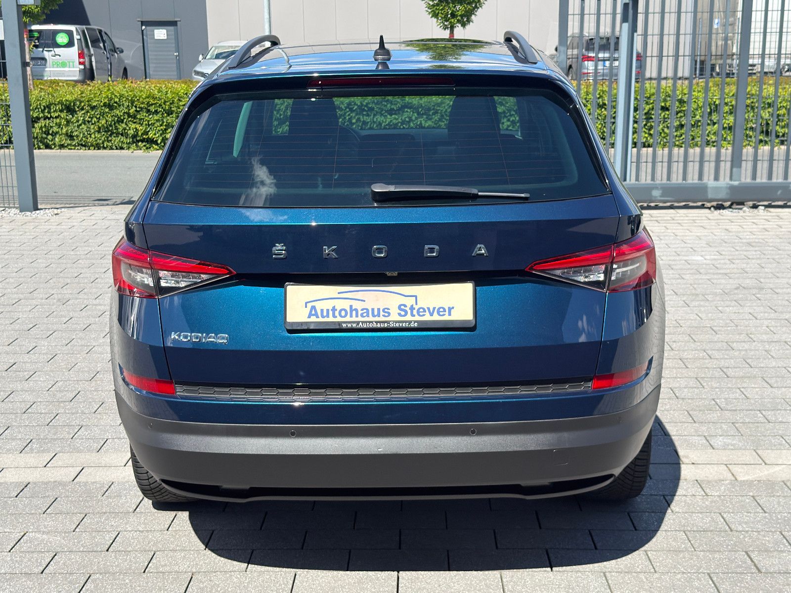 Fahrzeugabbildung SKODA Kodiaq Clever Navi,Sitzh.v+h,Alu,DSG,360°