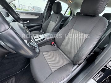 Mercedes E 220 - 11