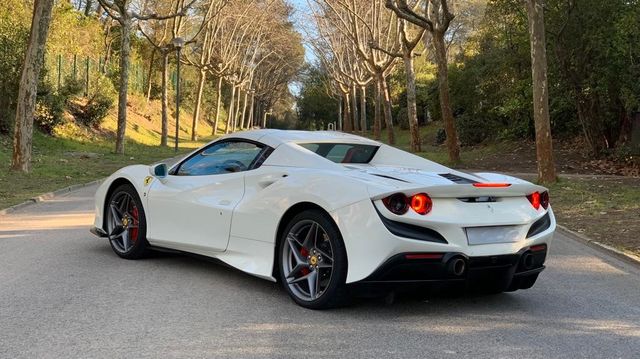 FERRARI F8 – Bild 6