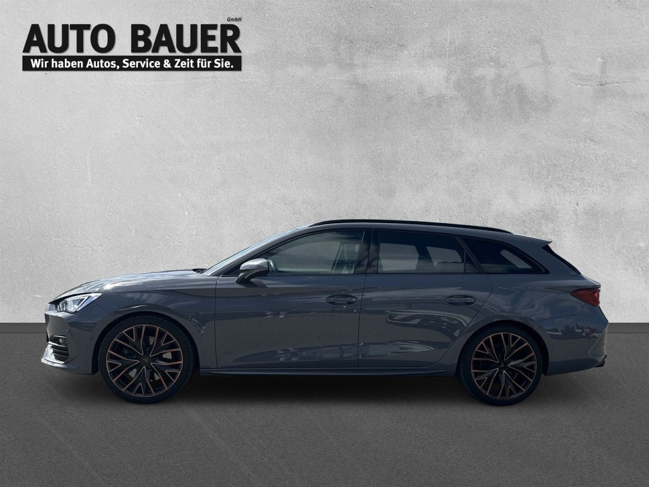 Fahrzeugabbildung CUPRA Leon Sportstourer VZ 2.0 TSI 4Drive DSG*AHK* - mit KI generiert/bearbeitet