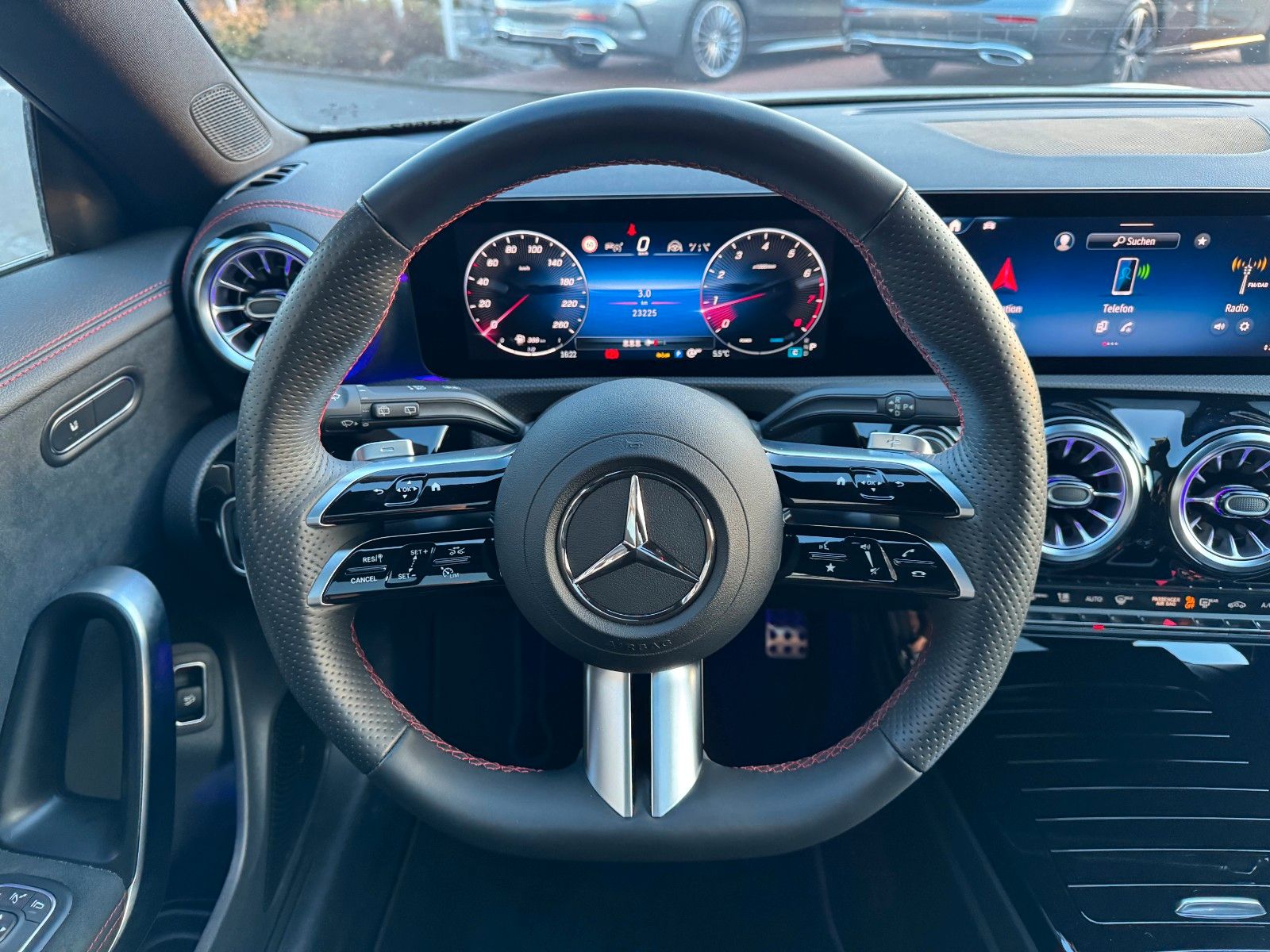 Fahrzeugabbildung Mercedes-Benz CLA 200 SB+AMG+Pano+Distr+Ambiente+Night+RFK