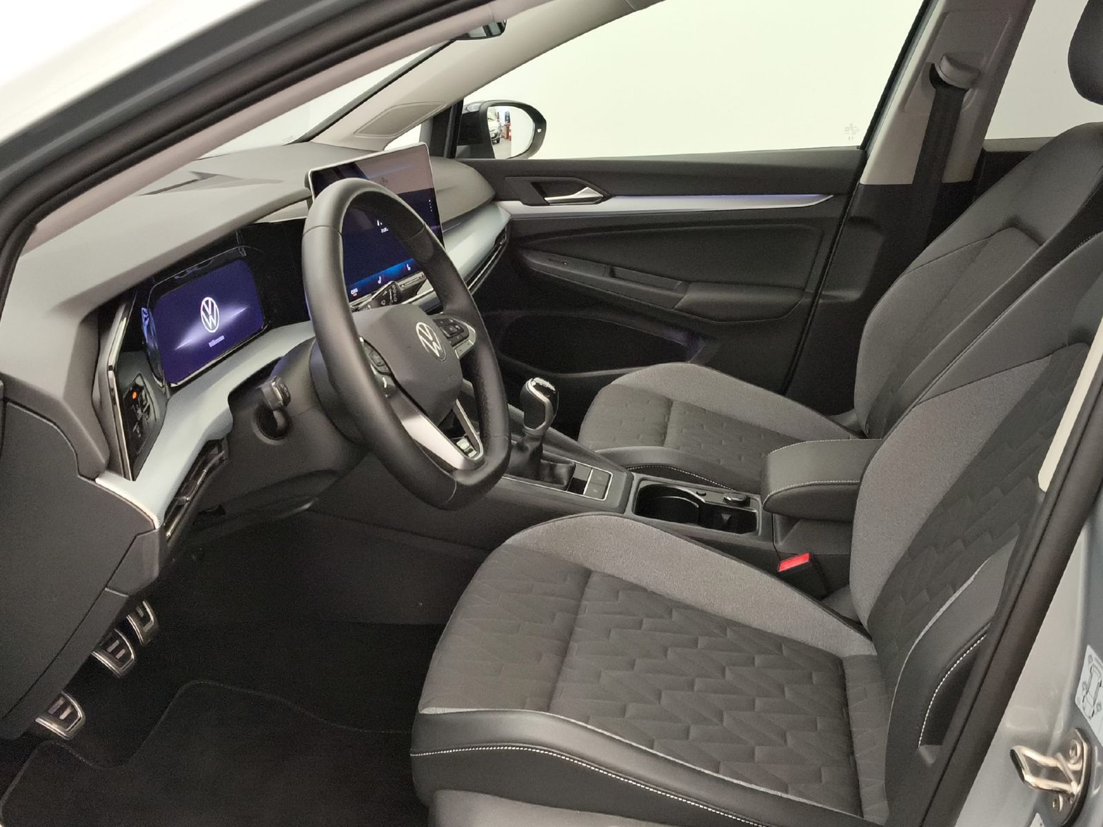 Volkswagen Golf VIII 1.5 TSI Goal ACC Navi PDC LED PDC foto 5