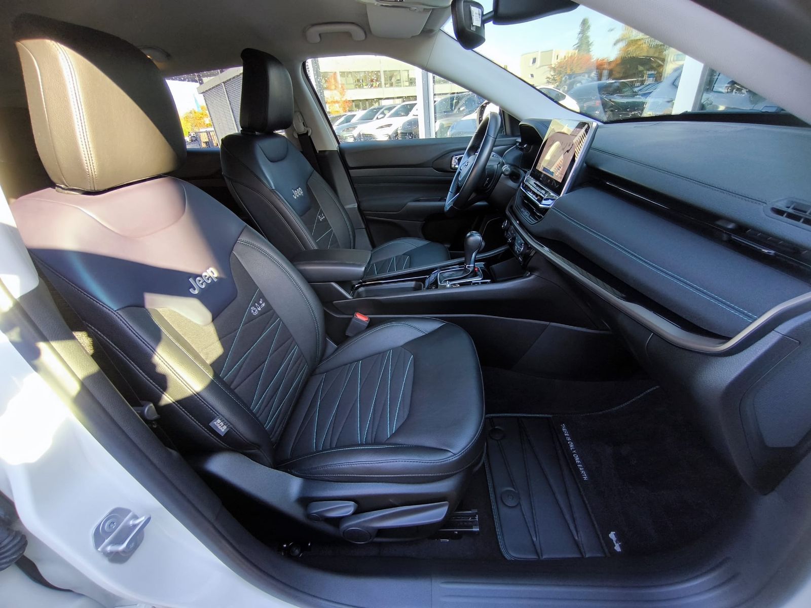 Fahrzeugabbildung Jeep Compass Upland 4WD PHEV VIRTU+NAVI+SHZ+KAM+ACC+