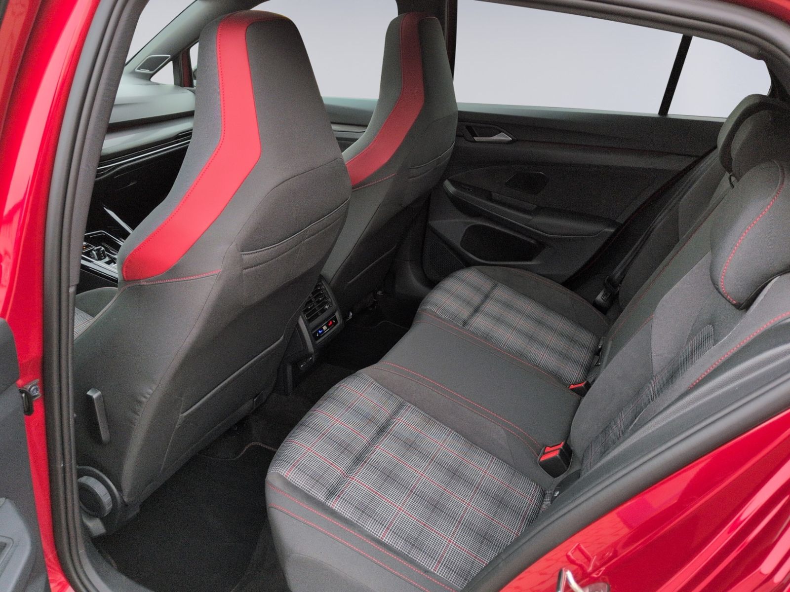 Golf VIII GTI 2.0 DSG PANO+STHZ+RFK+MATRIX+