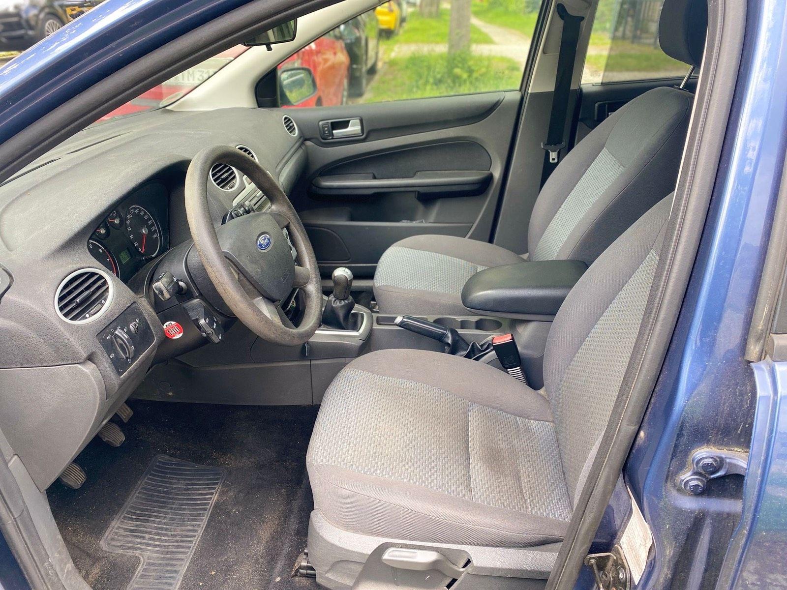 Ford Focus 2006 — photo 10