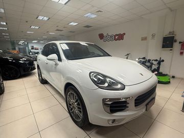 Porsche Cayenne - 3