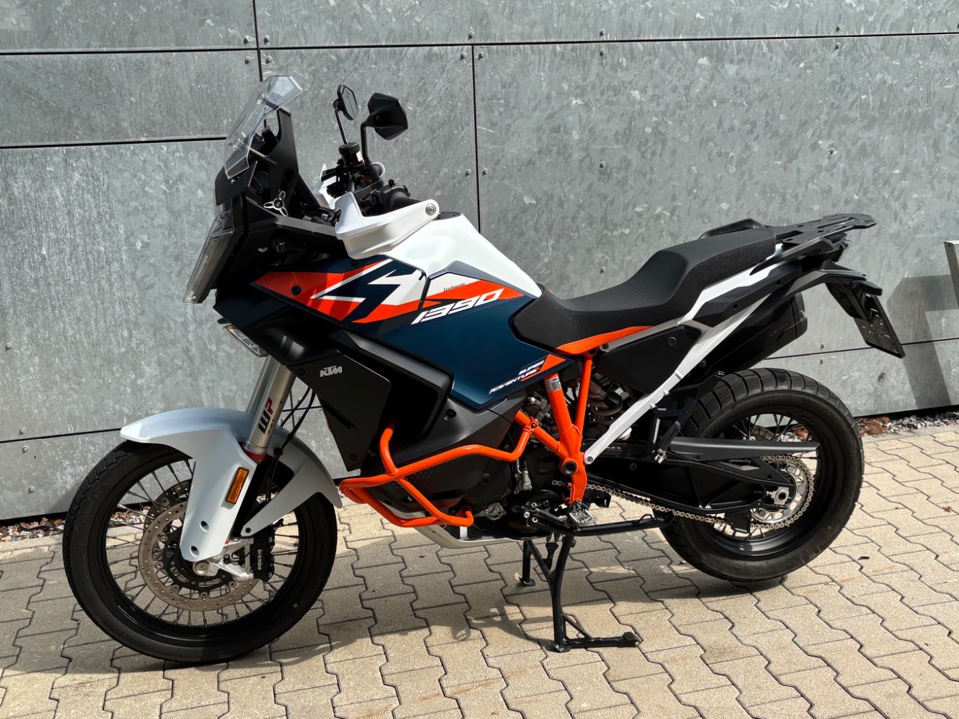 Fahrzeugabbildung KTM 1390 Super Adventure R Techpack, Remus