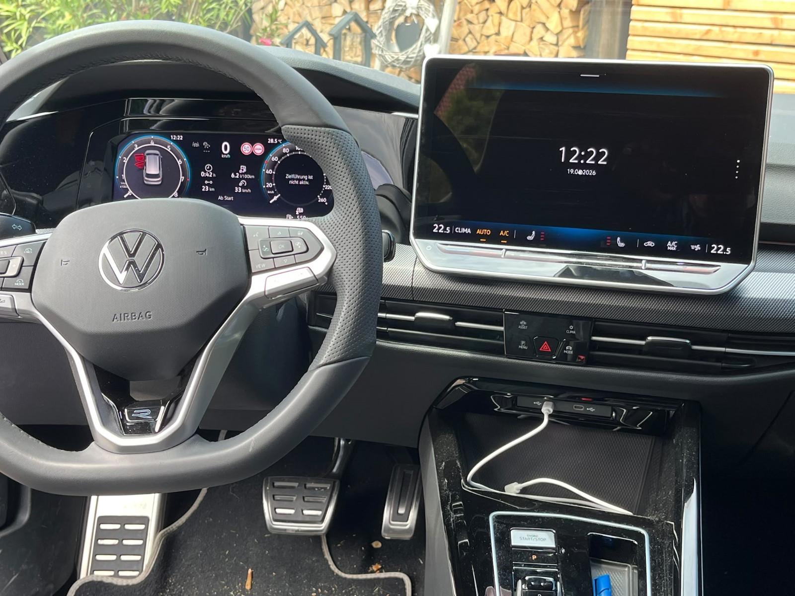 Volkswagen Golf 1.5 eTSI 110kW DSG R-Line Variant R-Line 