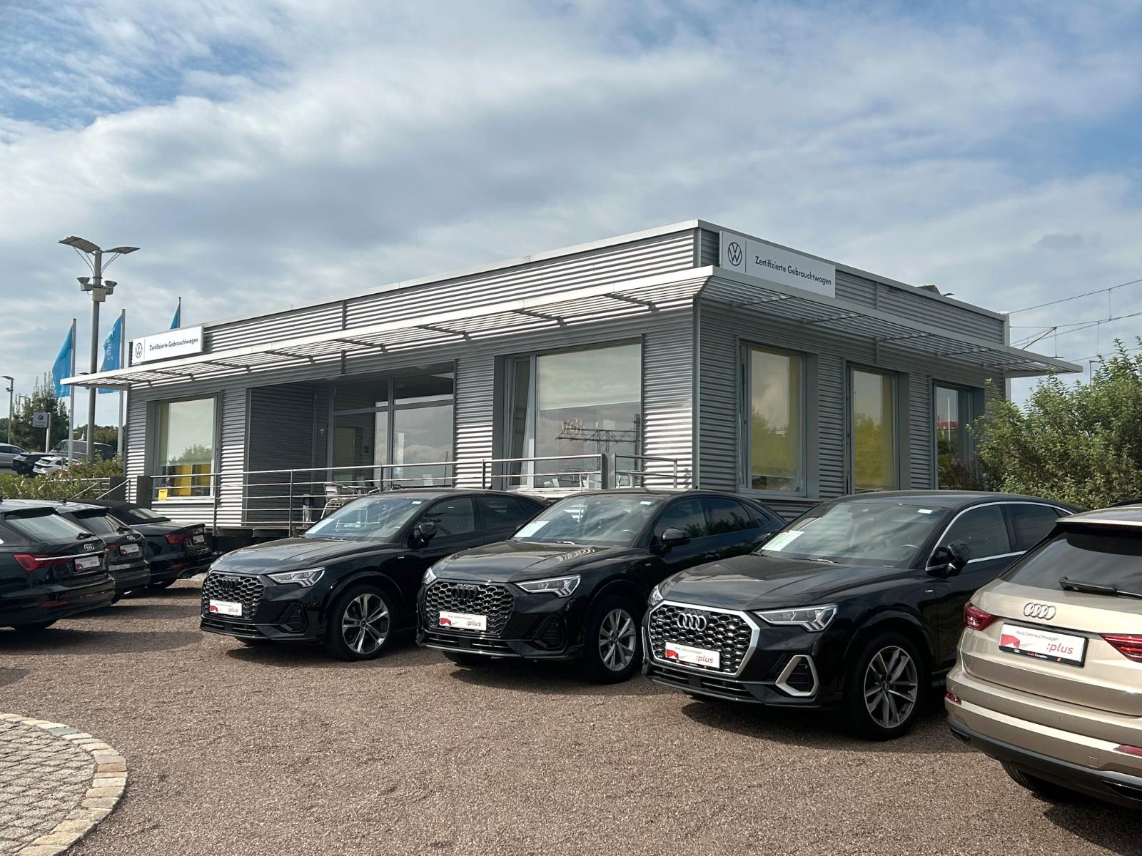 showroom-image-top