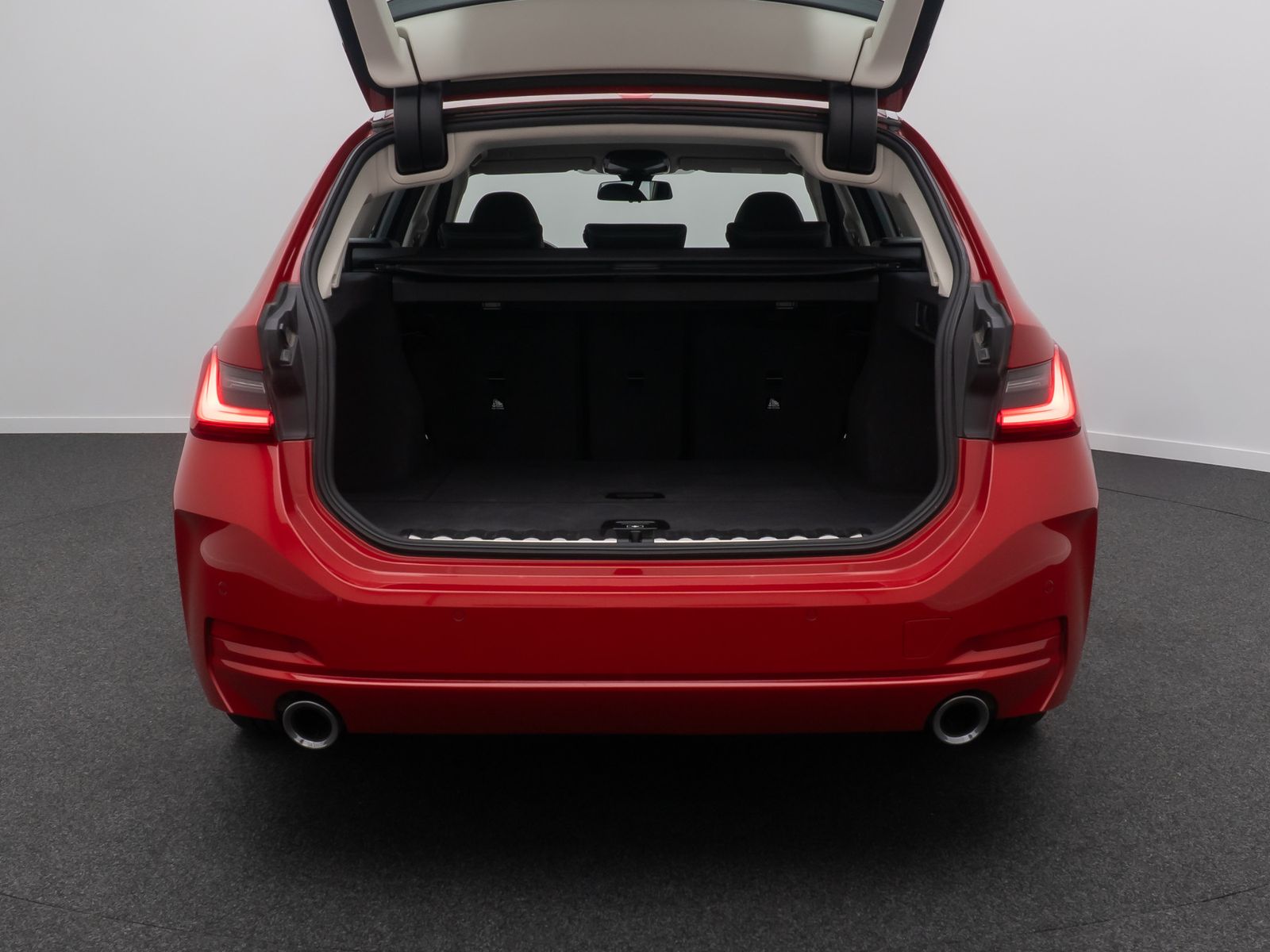 Fahrzeugabbildung BMW 320d xD DAB Alarm HUD HiFi Sportsitz Geschwindig