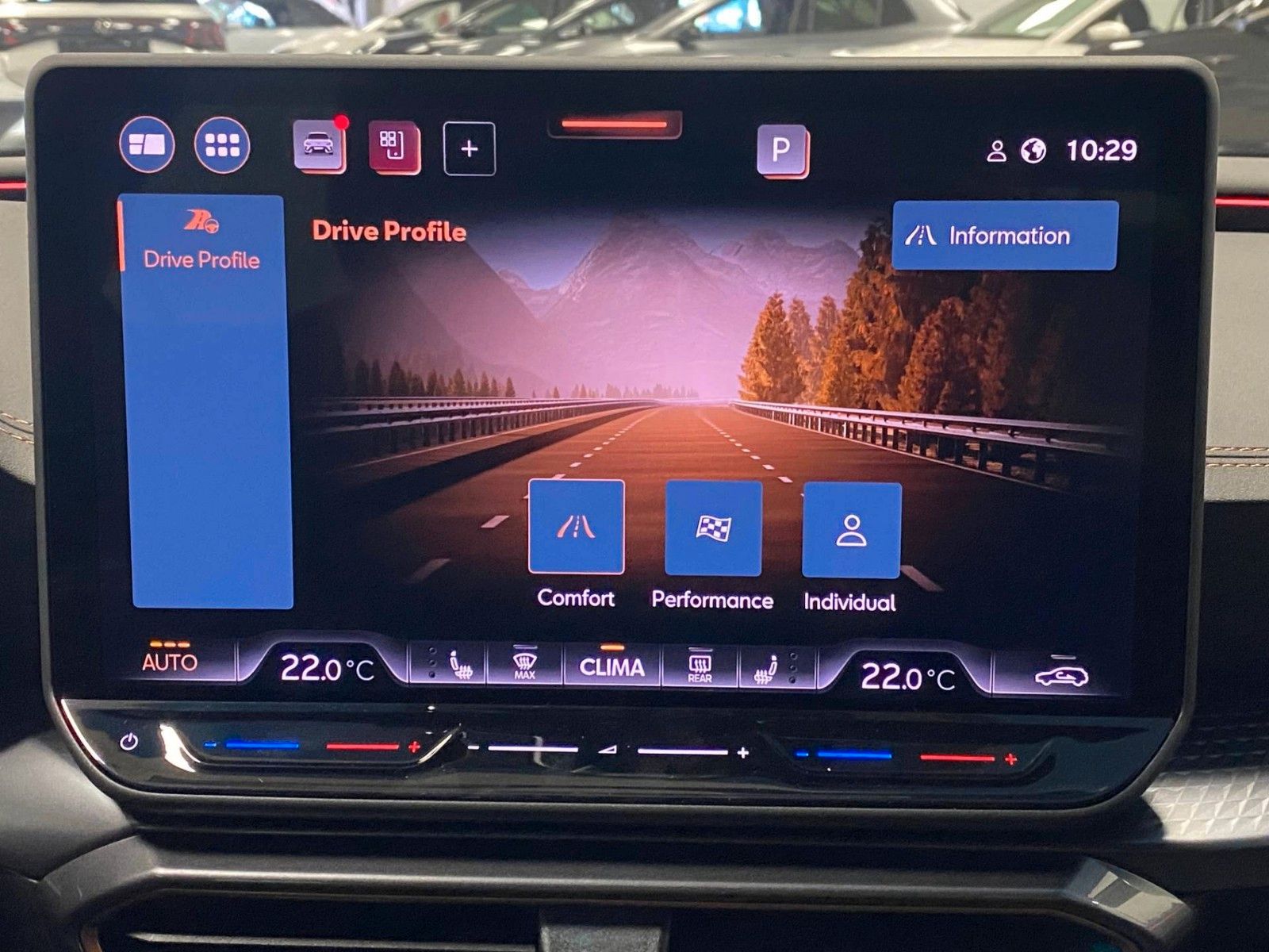 Fahrzeugabbildung CUPRA Leon ST 1.5 eTSI DSG FACELIFT MHEV+5 J. GARANTIE