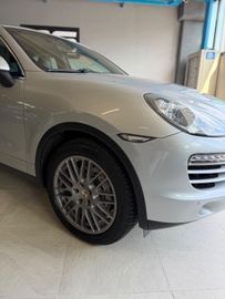 Porsche Cayenne - 4