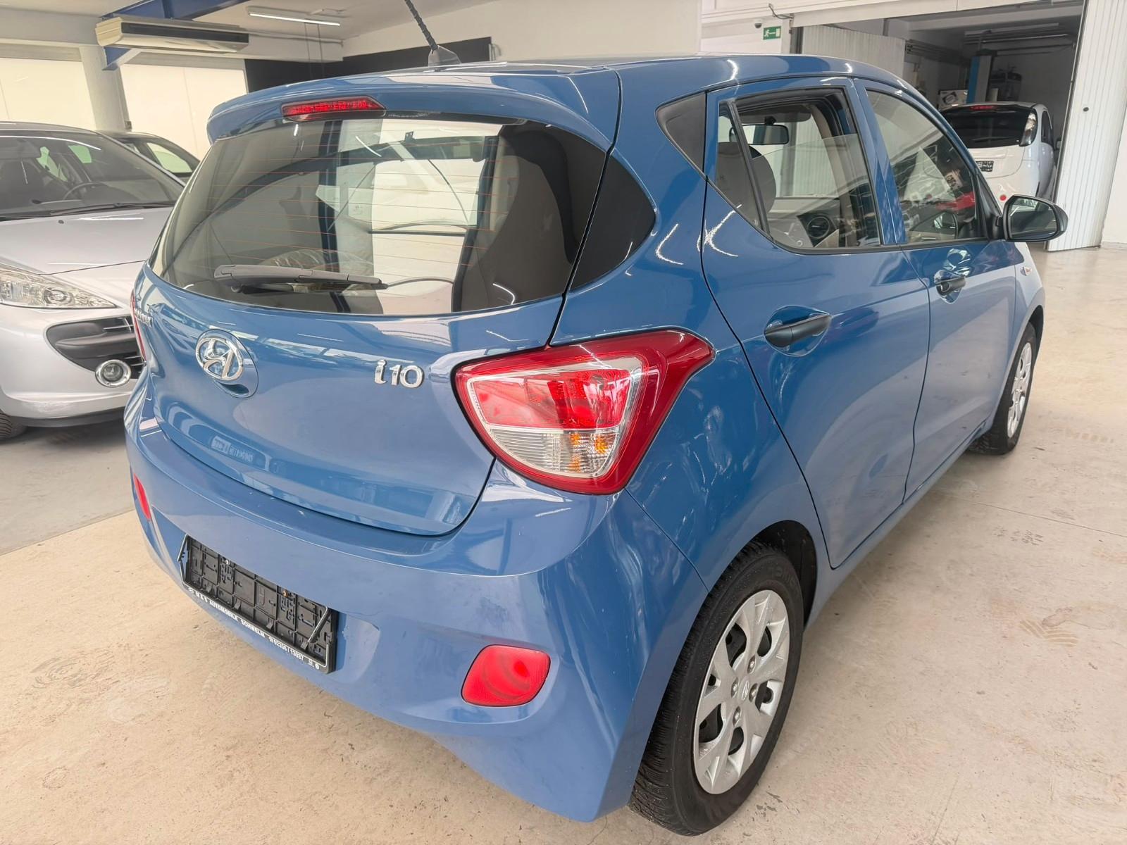 Hyundai i10 1.0 FIFA World Cup Edition