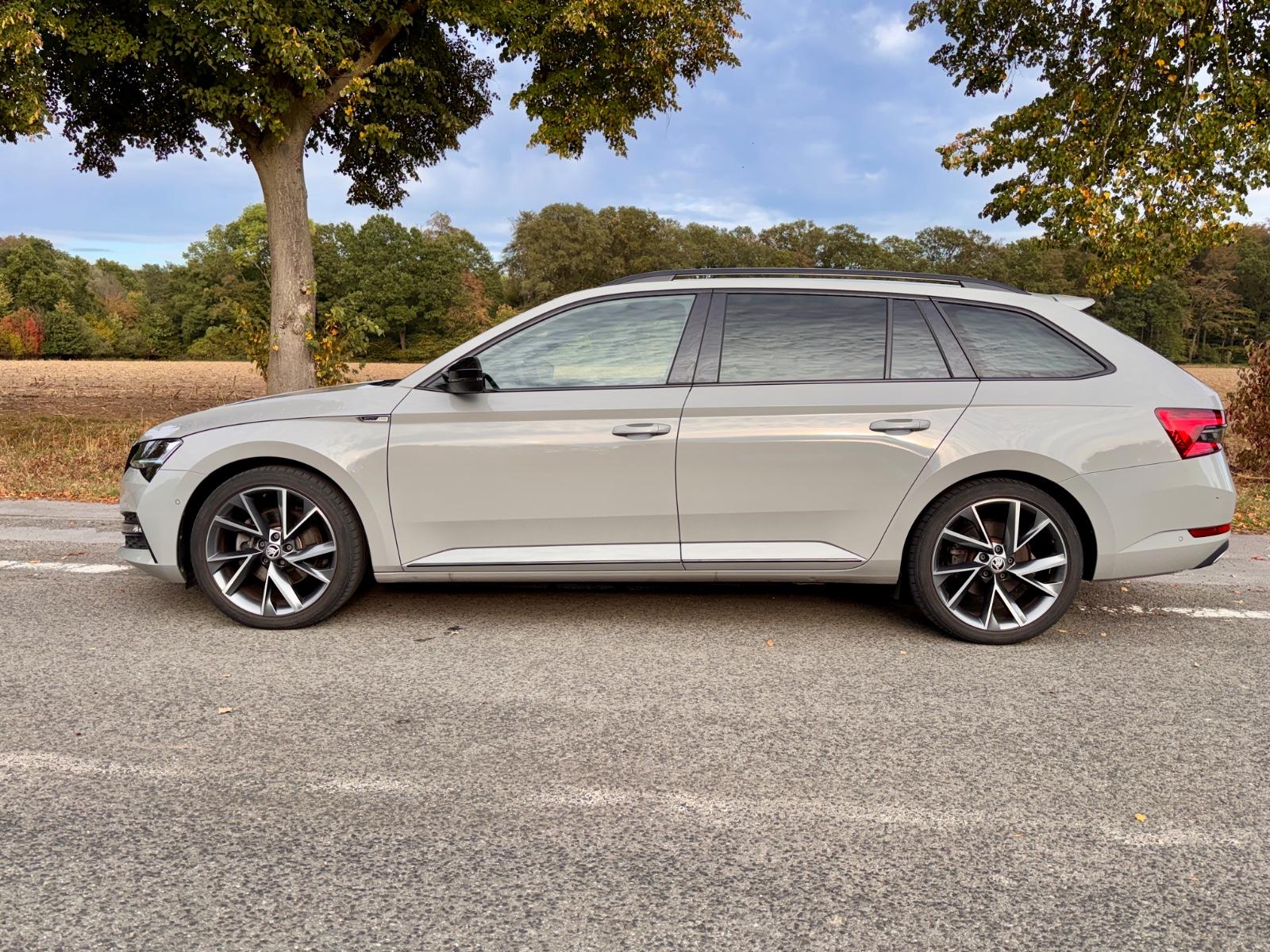 Skoda Superb 1.4 TSI iV DSG SPORTLINE COMBI 