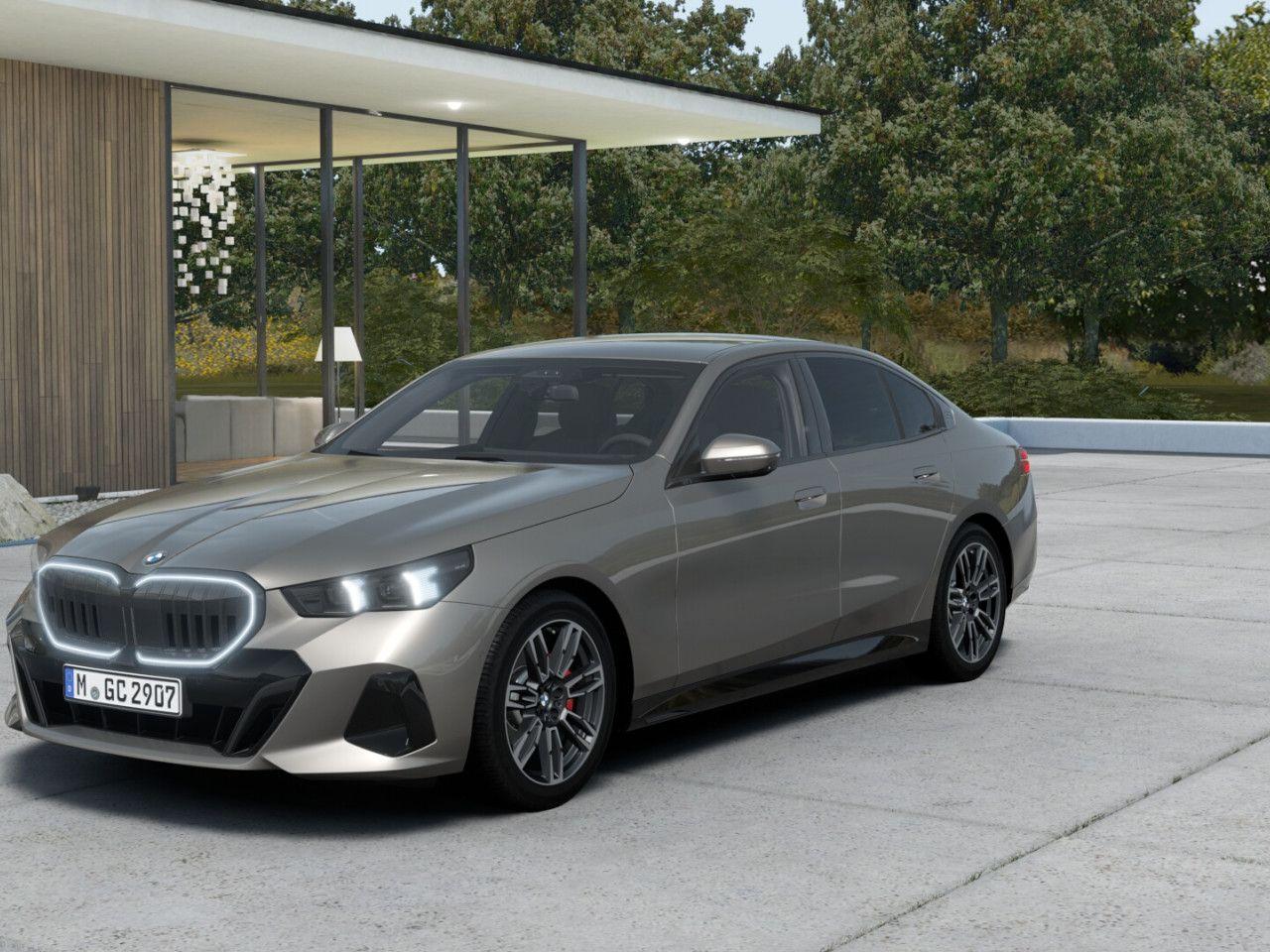 BMW 520i Lim M Sport PRO IcGlow adLED DA Kamera H/K