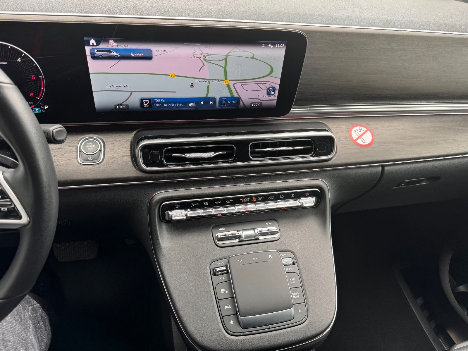 Fahrzeugabbildung Mercedes-Benz V 300 d AVANTGARDE Extralang 360Kamera Standheiz