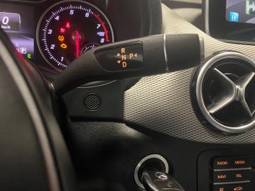 Mercedes B 220 - 12