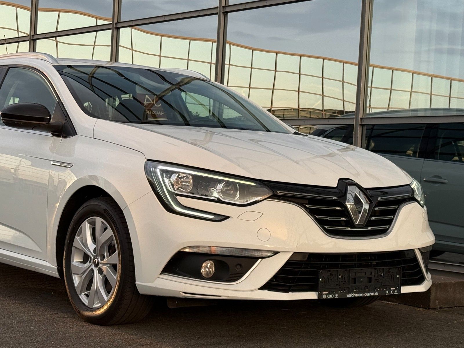 RENAULT Megane