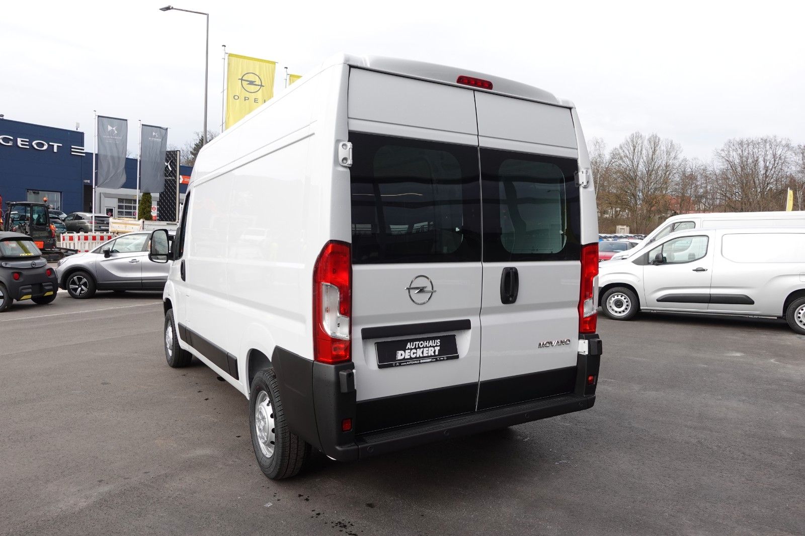 Fahrzeugabbildung Opel Movano Cargo L2H2 2.2 Diesel 103 kW