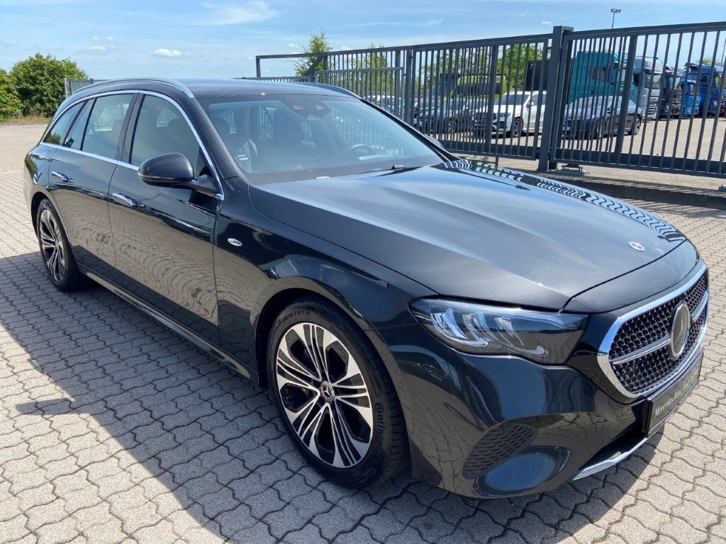 Mercedes-Benz E 300 e T Avantgarde Advanced AHK Distr CarPlay foto 5