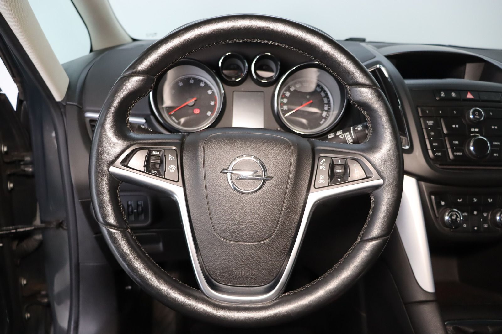 Fahrzeugabbildung Opel Zafira Tourer 1.4 Turbo Style * Sitzhzg. * PDC *