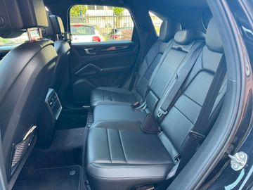 Porsche Cayenne - 11