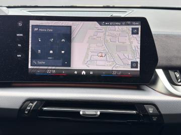 2026 BMW IX2 缩略图 24