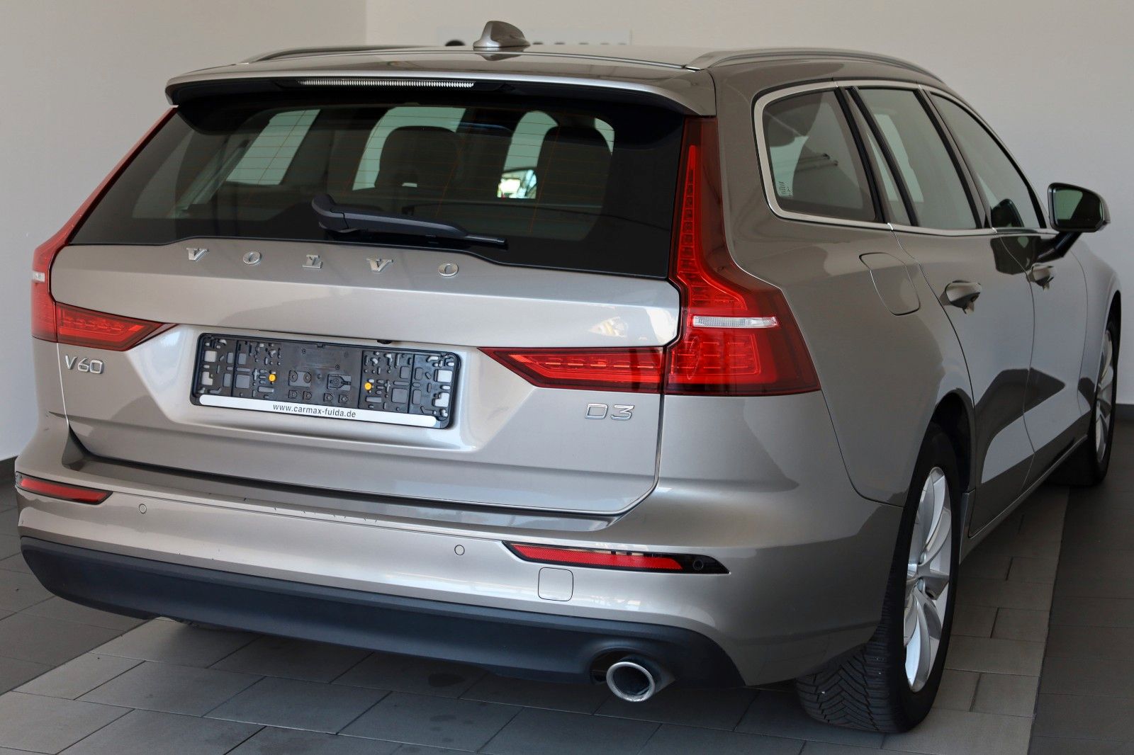 Fahrzeugabbildung Volvo V60 Kombi Momentum Pro T.Leder,Navi,LED,AppleCar